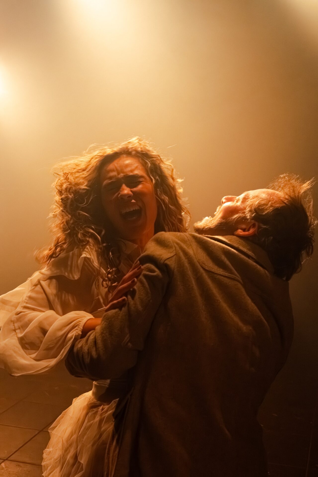 Marcelo Marcus Fonseca e Stella Rocha em cena