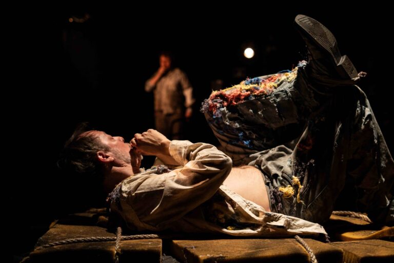 Cena urbana de Dois Perdidos Numa Noite Suja