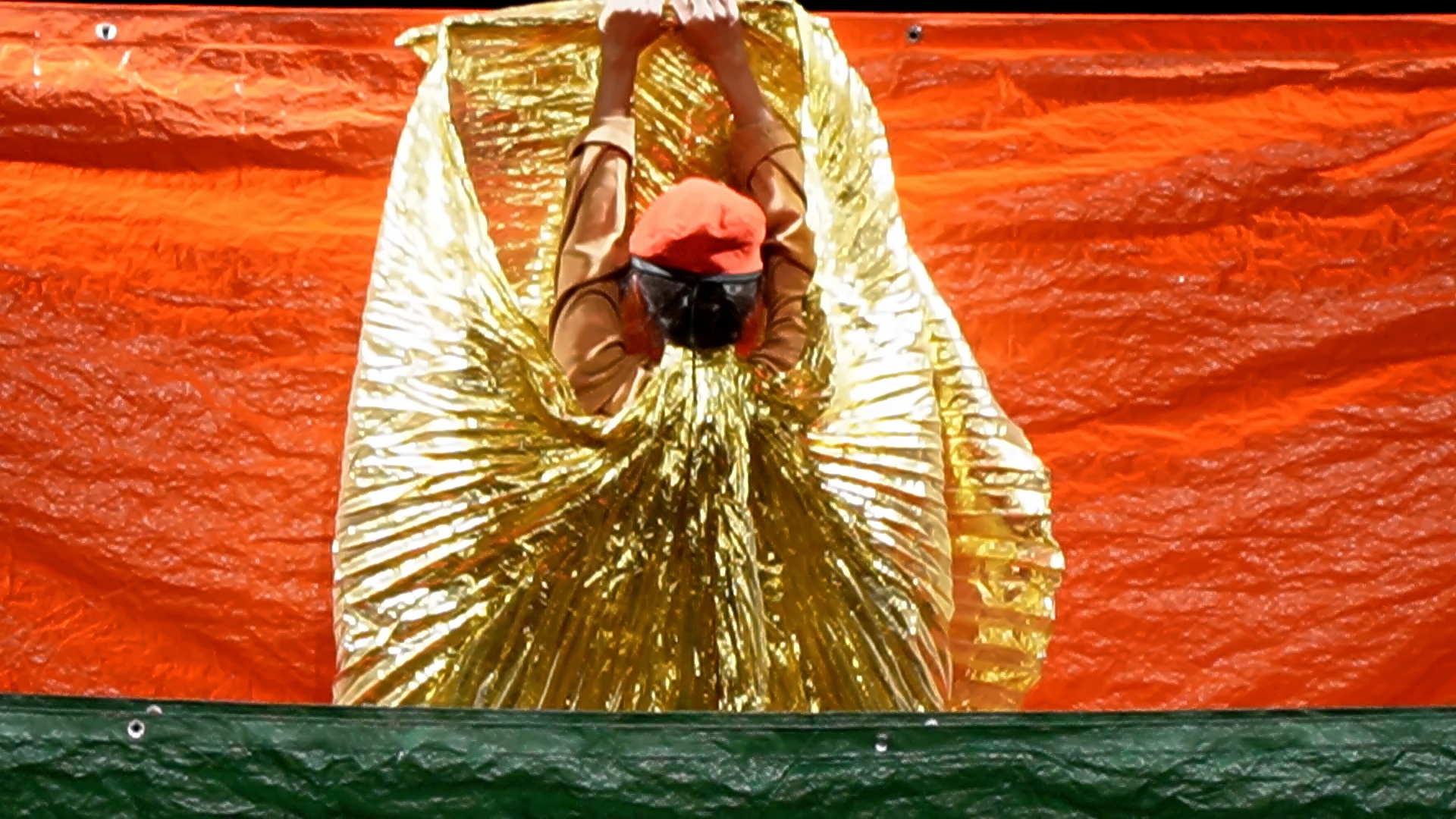 Debuxo: O olho do mundo — coro/voz coletiva (foto de cena)