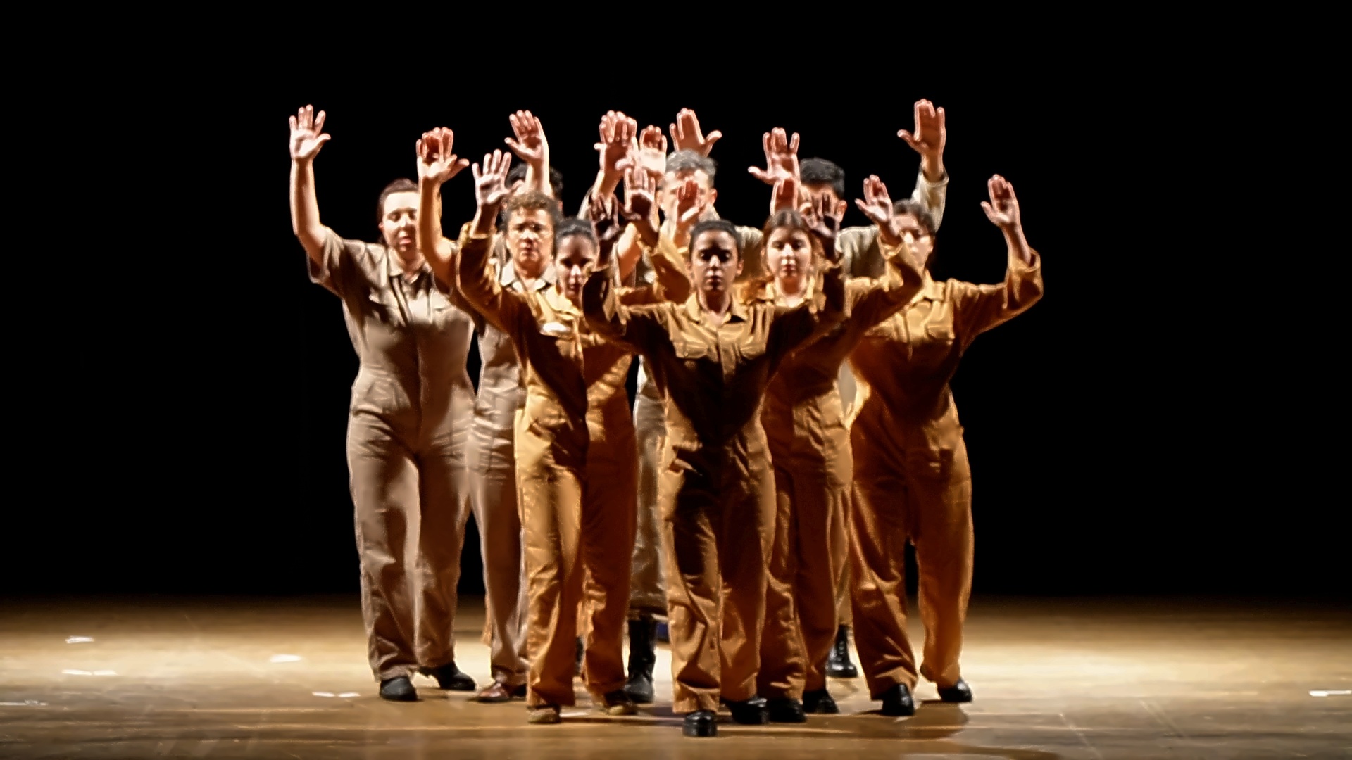 Dolores reafirma sua urgência política com espetáculo sobre a resistência do Sul Global