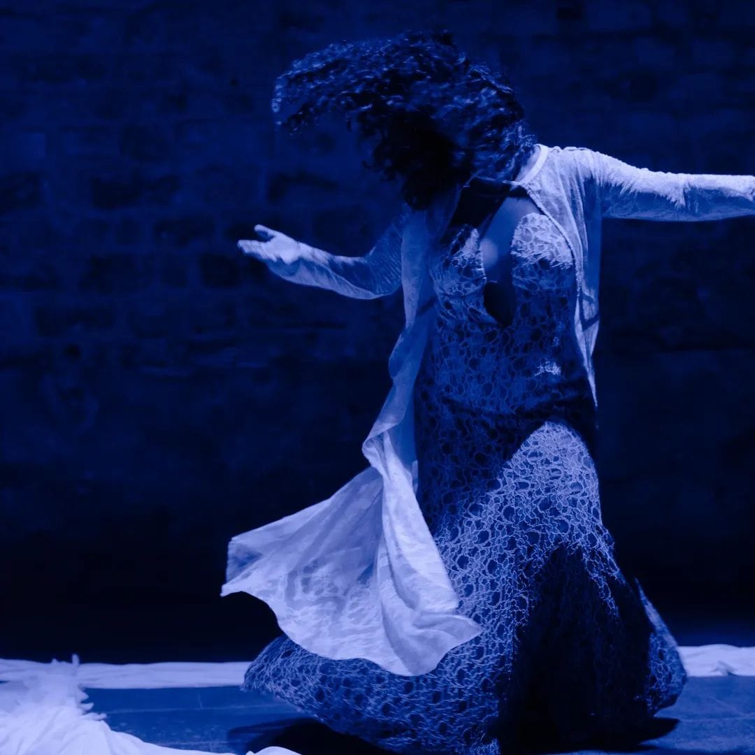 Viviane Dias em cena — Séquana–Yará