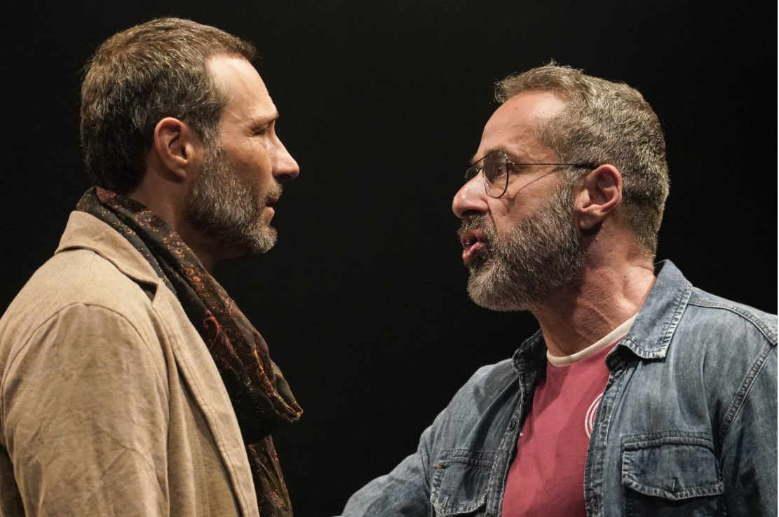Entre Irmãos — Fernando Pavão e Otávio Martins em cena