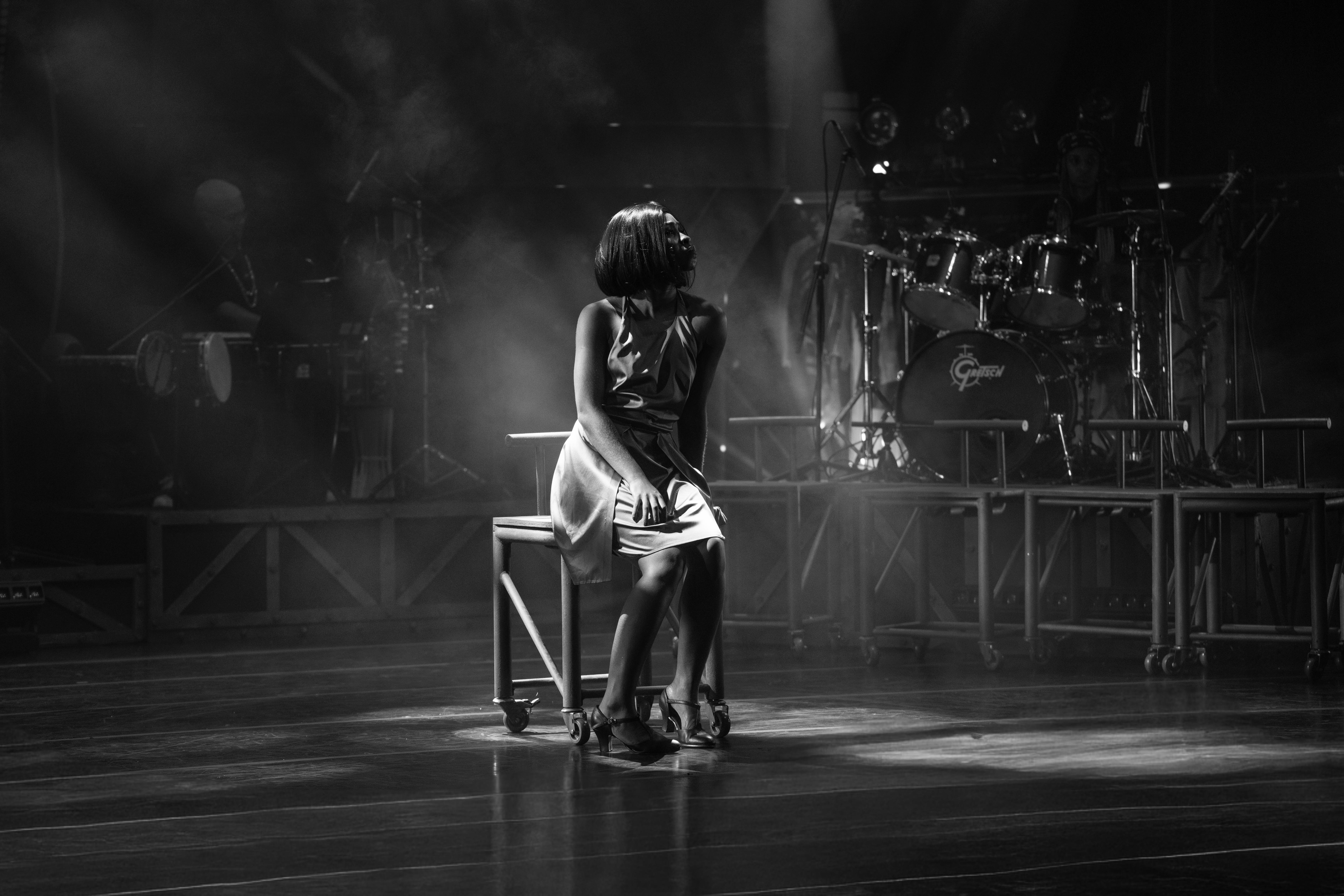 Cena de Prazer, Zezé! O Musical, em momento de pausa e solidão.