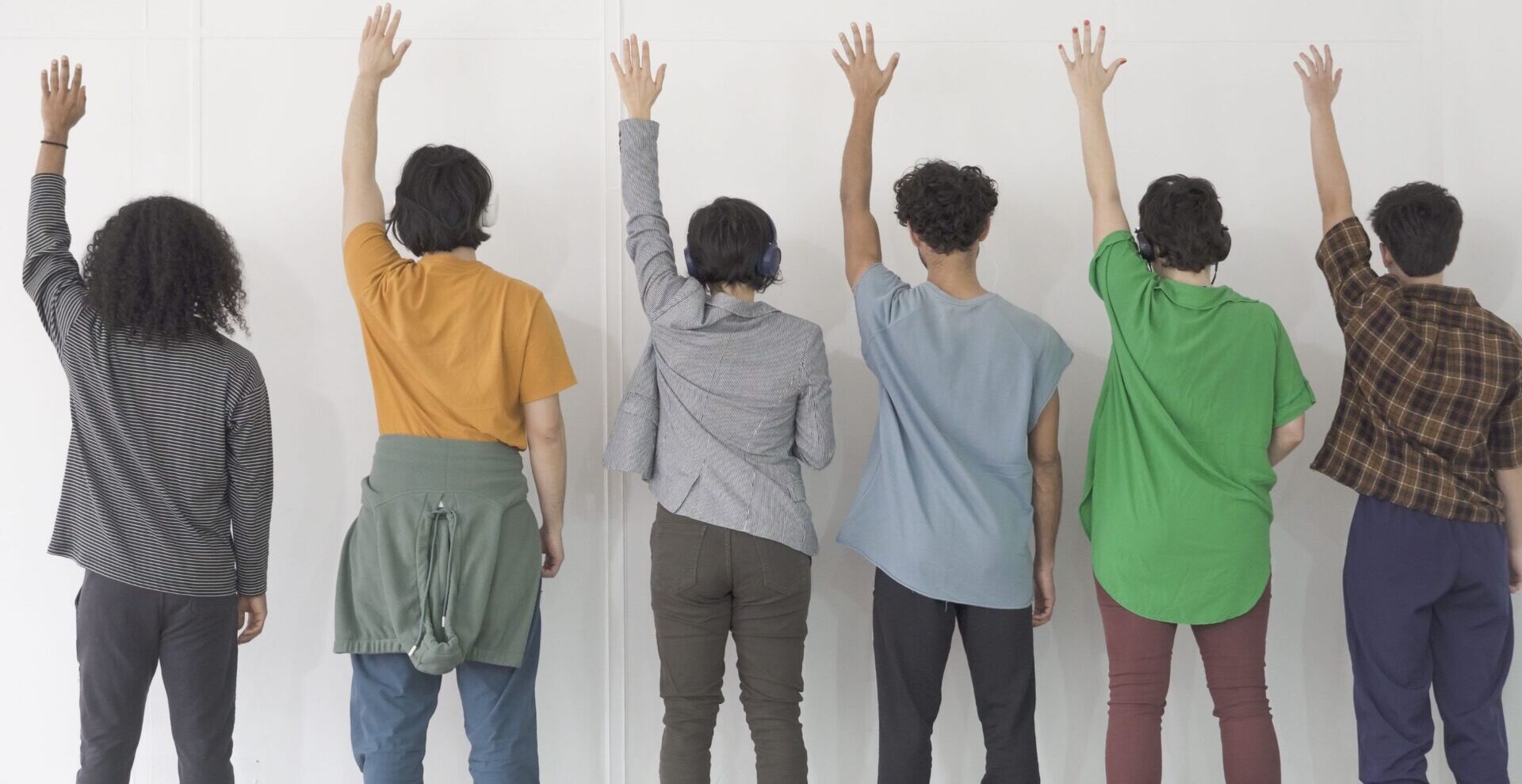 CORO DOS QUE DÃO AS COSTAS