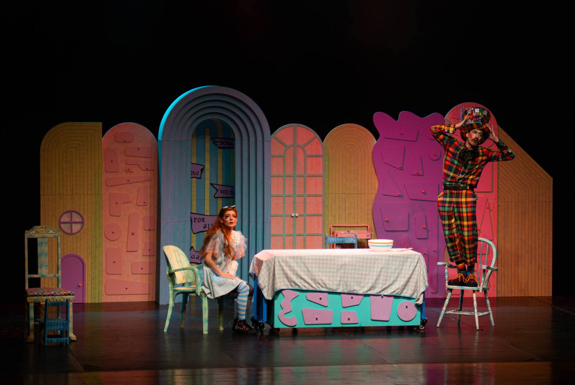 ALICE NO PAÍS DAS HORTALIÇAS